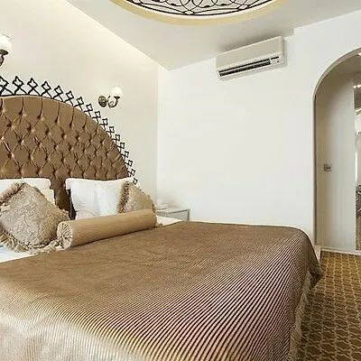 מלון Ottoman Park 4*