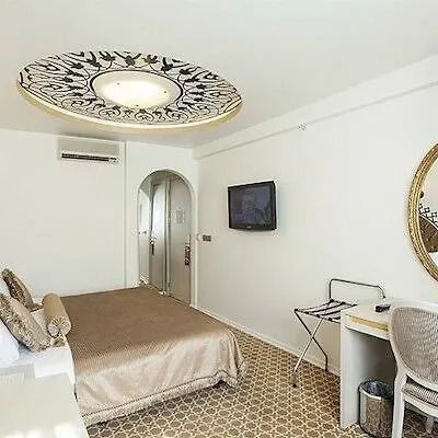 Ottoman Park מלון 4*